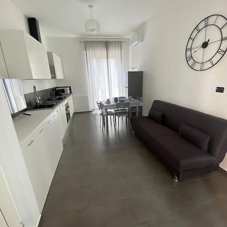 Nice House Luminoso Con Terrazzo 加拉瑞特 外观 照片